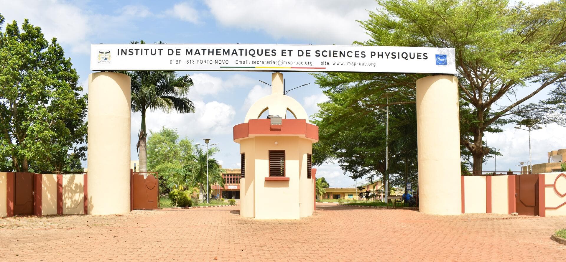 Campus de l'Institut de Mathématiques et de Sciences Physiques